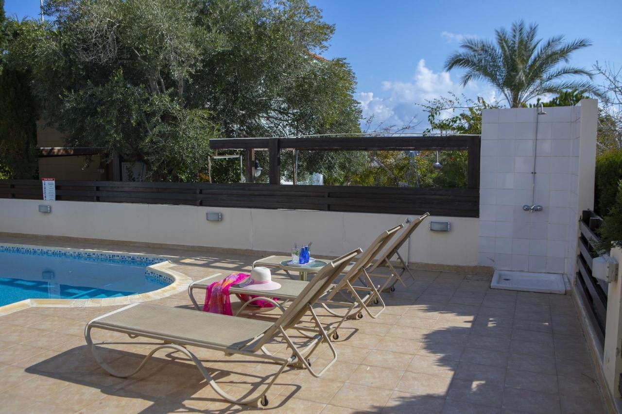 Villa Mesogeios 39 Paralimni Exterior photo