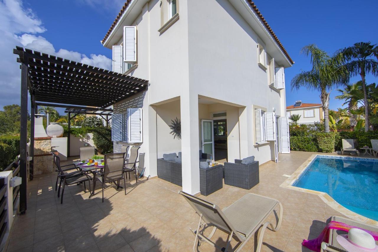 Villa Mesogeios 39 Paralimni Exterior photo