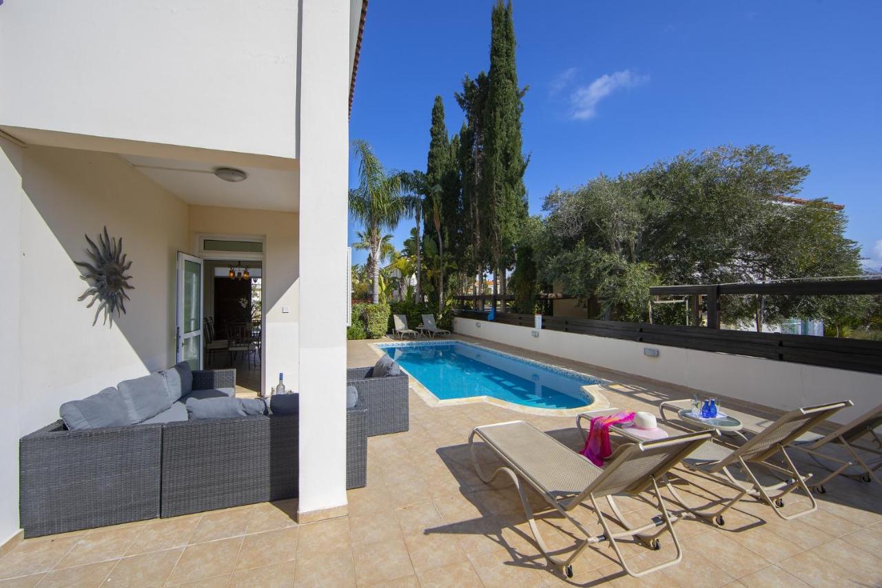 Villa Mesogeios 39 Paralimni Exterior photo
