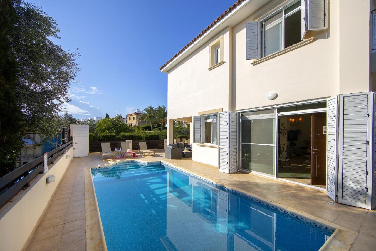 Villa Mesogeios 39 Paralimni Exterior photo