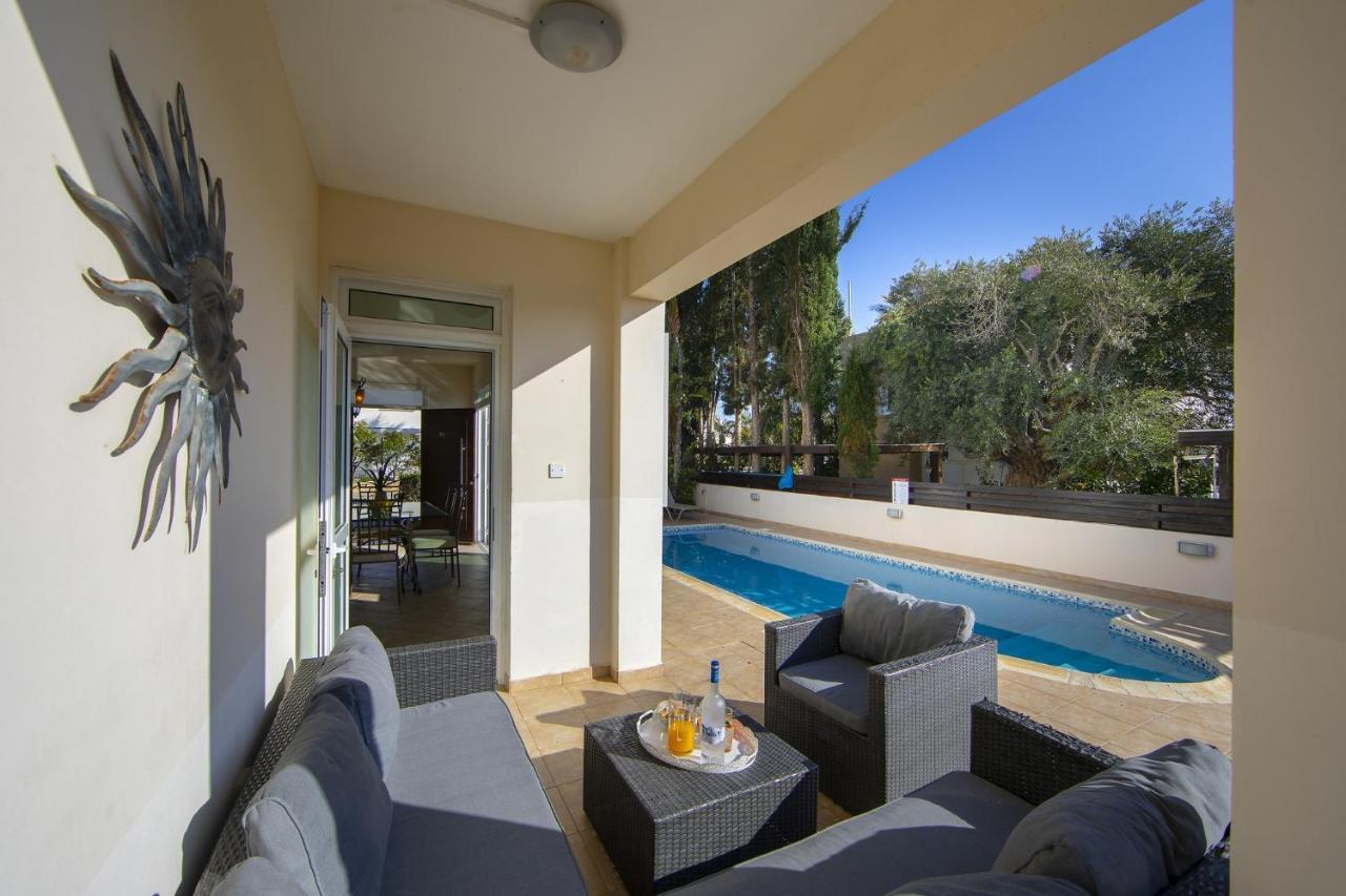 Villa Mesogeios 39 Paralimni Exterior photo