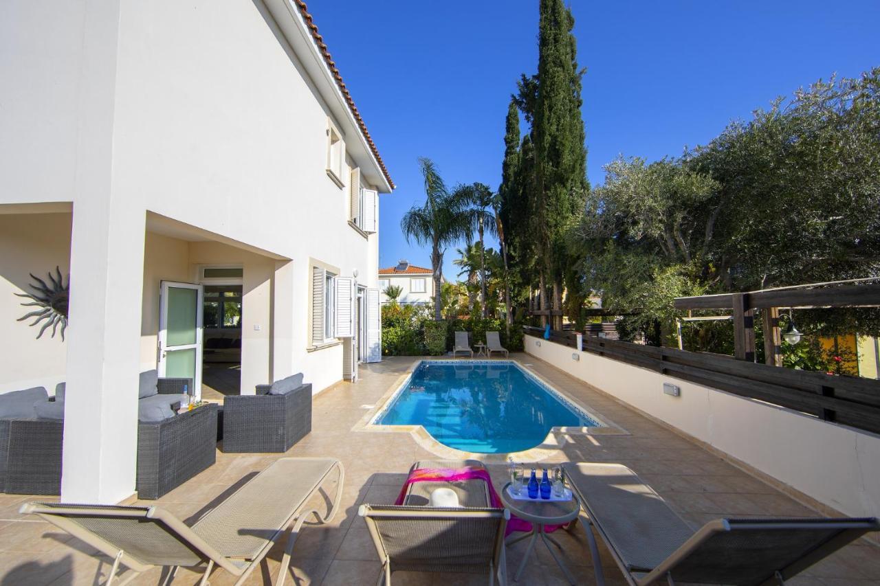 Villa Mesogeios 39 Paralimni Exterior photo