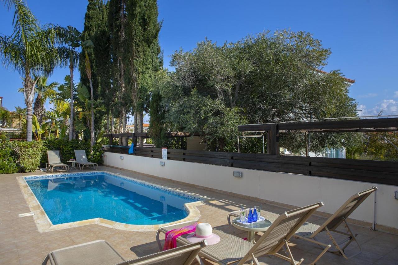 Villa Mesogeios 39 Paralimni Exterior photo
