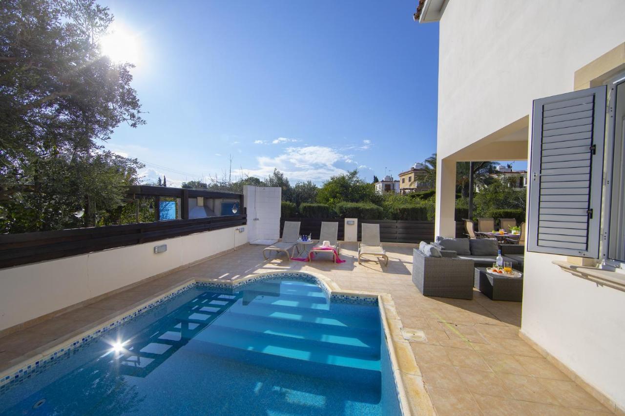 Villa Mesogeios 39 Paralimni Exterior photo
