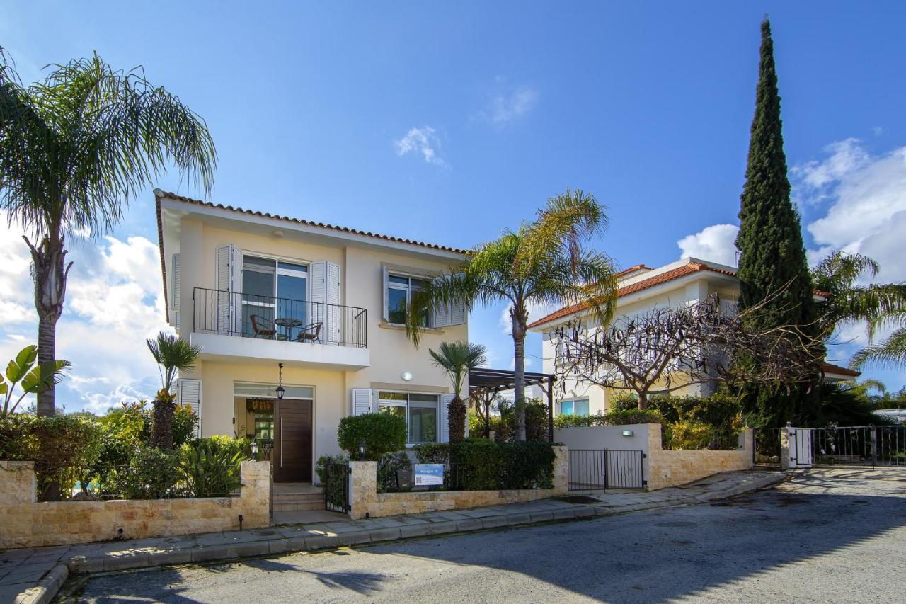 Villa Mesogeios 39 Paralimni Exterior photo
