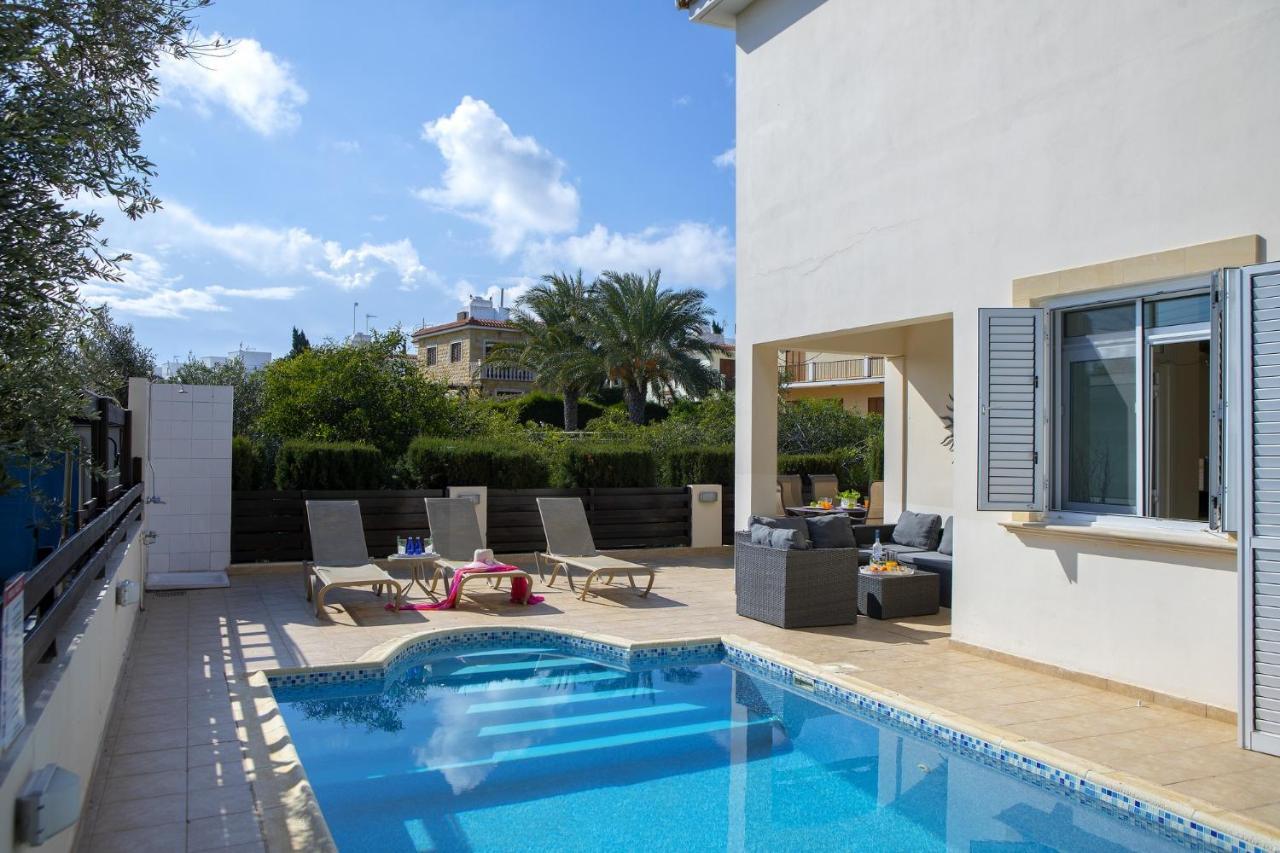Villa Mesogeios 39 Paralimni Exterior photo